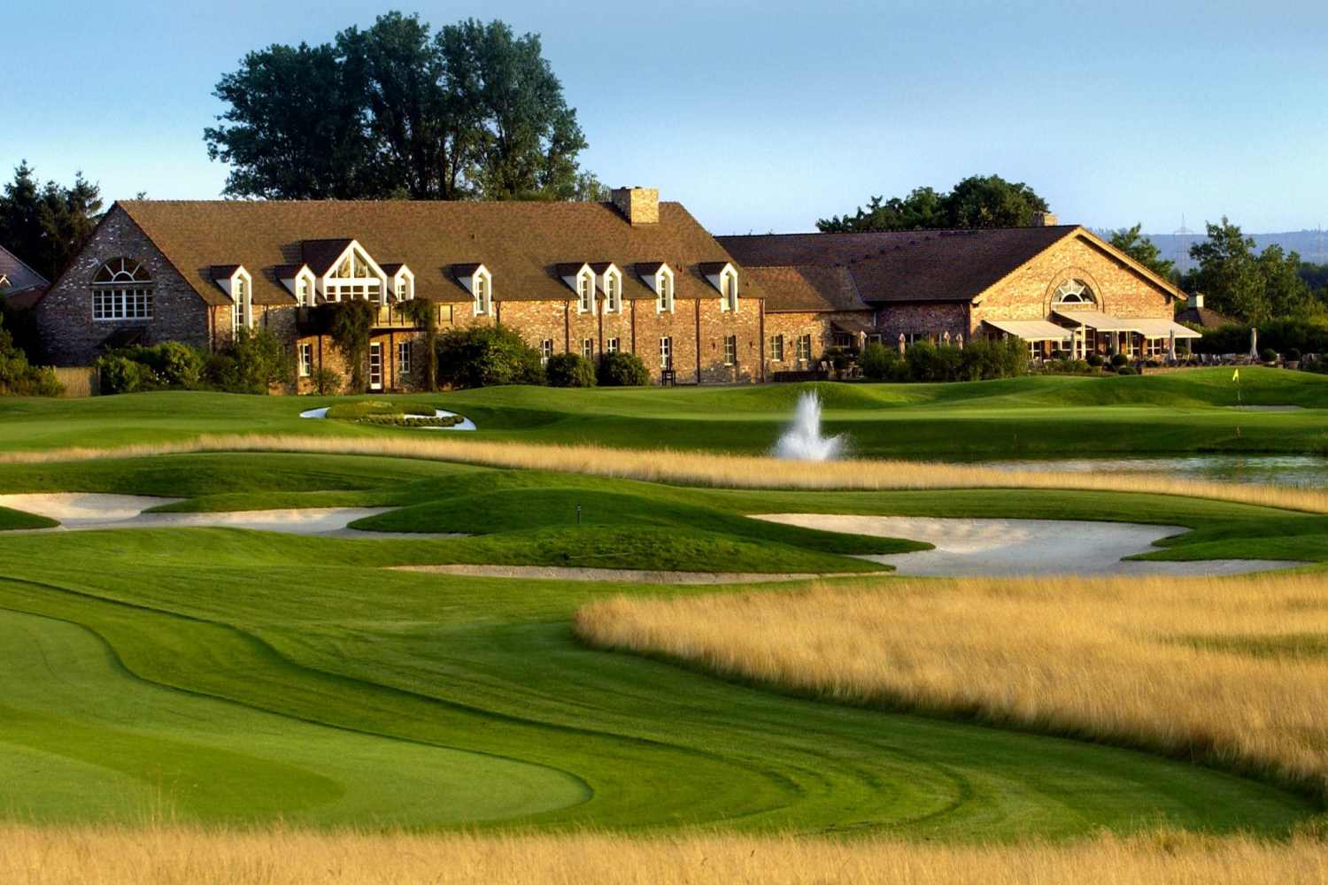 Golfclub Gut Lärchenhof, Clubhaus und Platz